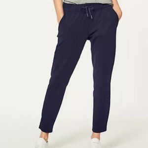 Lululemon Black On The Fly 7/8 Pant 27" straight leg joggers size 4 like new